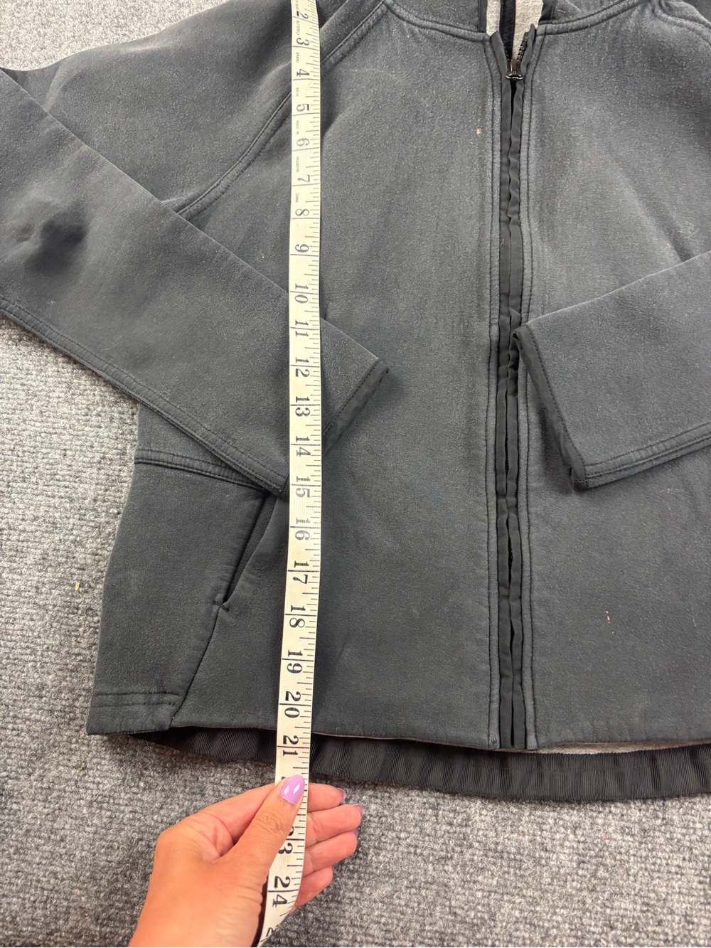 LULULEMON Women’s Black City Bound zip up Hoodie size: 6 - Picture 9 of 9